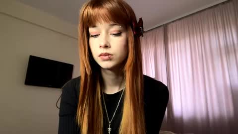 Snapshot of darleencouty chatting on 04/30/26, 01:17 Lina online show from 04/30/26, 01:17