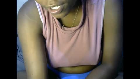 Snapshot of darling_dreamer2 chatting on 09/30/25, 06:02 darling_dreamer2 online show from 09/30/25, 06:02