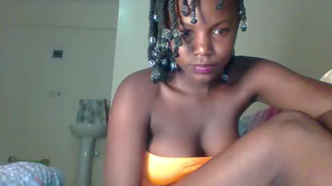darling_dreamer2 online show from 05/13/26, 04:26