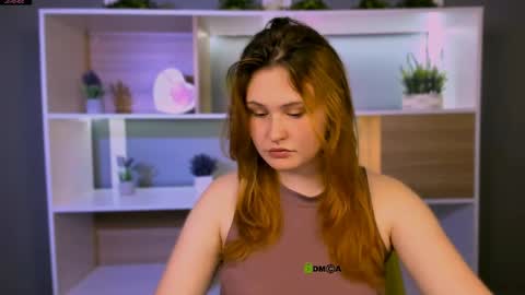 Snapshot of darly_honey chatting on 04/26/26, 07:00 darly honey online show from 04/26/26, 07:00