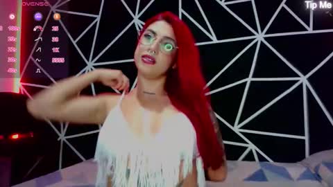 Snapshot of darlyhooper1_ chatting on 11/19/25, 10:21 Darlyhooper online show from 11/19/25, 10:21