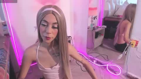 Snapshot of darlyn_tenderhot__ chatting on 04/10/26, 10:14 darlyn_tenderhot__ online show from 04/10/26, 10:14