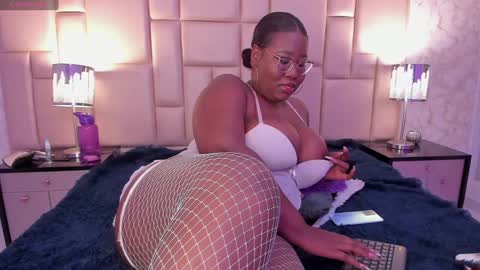 Snapshot of darnellqueen chatting on 12/07/24, 09:39 Darnell Queen online show from 12/07/24, 09:39