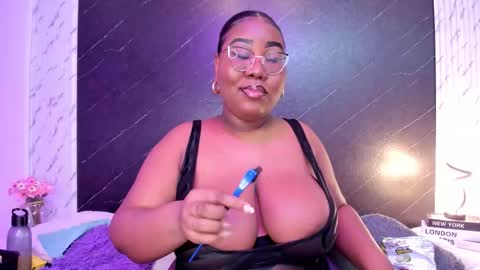 Snapshot of darnellqueen chatting on 10/06/25, 03:59 Darnell Queen online show from 10/06/25, 03:59