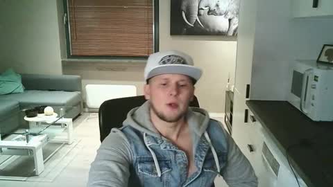 Dario online show from 10/25/25, 09:42