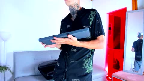 darwin_ggh online show from 12/14/25, 07:47