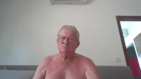 Snapshot of darwincock chatting on 04/18/26, 05:00 darwincock online show from 04/18/26, 05:00