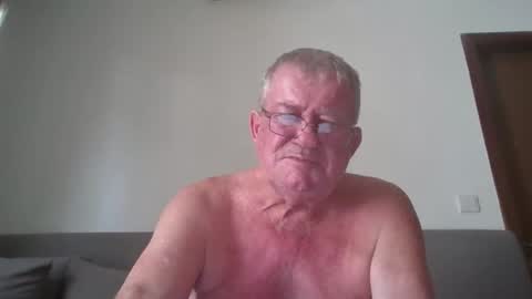 Snapshot of darwincock chatting on 05/18/26, 04:07 darwincock online show from 05/18/26, 04:07