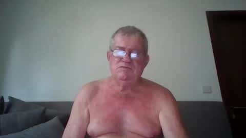 Snapshot of darwincock chatting on 06/09/26, 01:28 darwincock online show from 06/09/26, 01:28