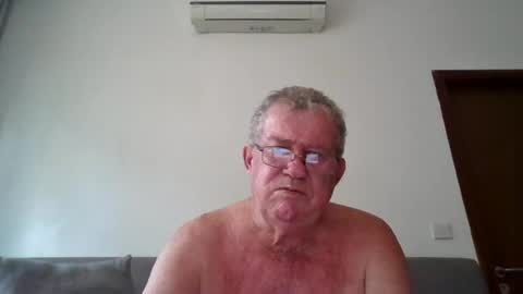 Snapshot of darwincock chatting on 06/22/26, 01:40 darwincock online show from 06/22/26, 01:40