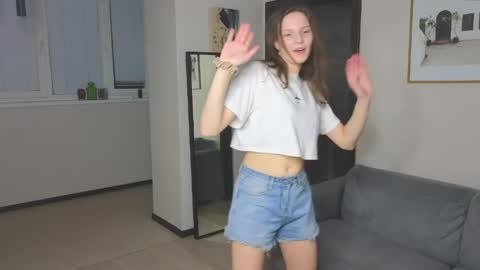 Snapshot of dasha_brown chatting on 04/01/26, 04:37 Dasha online show from 04/01/26, 04:37