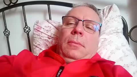 Snapshot of dasteroff chatting on 02/02/25, 11:51 dasteroff online show from 02/02/25, 11:51