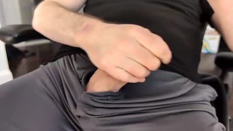 Snapshot of databass chatting on 01/28/25, 04:19 databass online show from 01/28/25, 04:19