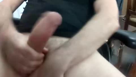 Snapshot of databass chatting on 12/19/25, 01:29 databass online show from 12/19/25, 01:29