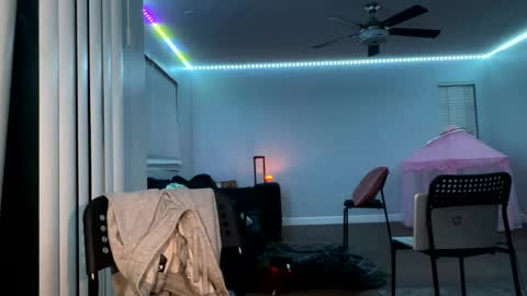 Snapshot of datb0igud chatting on 02/23/25, 01:32 LushLavish online show from 02/23/25, 01:32