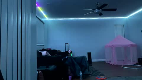 Snapshot of datb0igud chatting on 03/03/25, 06:26 LushLavish online show from 03/03/25, 06:26