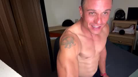 Snapshot of dave875126 chatting on 05/16/26, 12:07 dave875126 online show from 05/16/26, 12:07