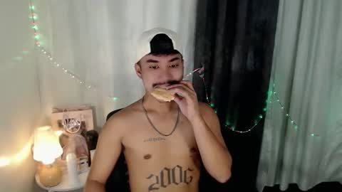 Snapshot of dave_cummers chatting on 03/23/26, 01:31 DAVE online show from 03/23/26, 01:31