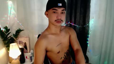 Snapshot of dave_cummers chatting on 04/08/26, 12:43 DAVE online show from 04/08/26, 12:43