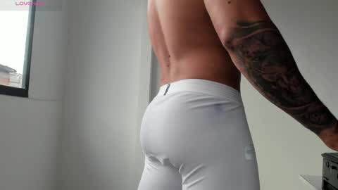 Snapshot of dave_hs chatting on 01/19/25, 06:53 dave_hs online show from 01/19/25, 06:53