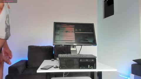 Snapshot of dave_hs chatting on 02/22/25, 09:15 dave_hs online show from 02/22/25, 09:15