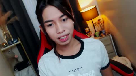 Snapshot of daveboyyy chatting on 11/15/25, 12:30 Scarlet thesexiest online show from 11/15/25, 12:30