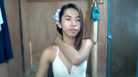 Snapshot of daveboyyy chatting on 03/22/26, 05:44 Scarlet thesexiest online show from 03/22/26, 05:44