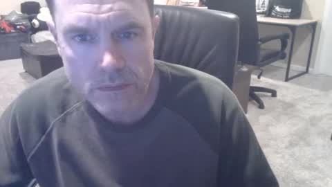 Snapshot of daved14u chatting on 11/10/25, 06:23 daved14u online show from 11/10/25, 06:23