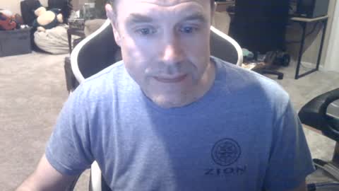 Snapshot of daved14u chatting on 06/19/26, 06:40 daved14u online show from 06/19/26, 06:40