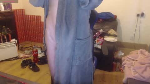 Snapshot of daver281197 chatting on 12/13/24, 03:21 dave online show from 12/13/24, 03:21