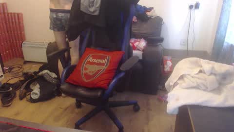 Snapshot of daver281197 chatting on 03/06/25, 03:45 dave online show from 03/06/25, 03:45