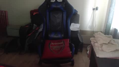 Snapshot of daver281197 chatting on 09/10/25, 11:43 dave online show from 09/10/25, 11:43