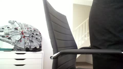 Snapshot of davesu12345 chatting on 11/17/25, 08:42 davesu12345 online show from 11/17/25, 08:42