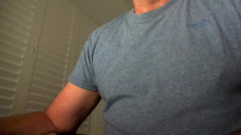 Snapshot of davesu12345 chatting on 12/17/25, 07:36 davesu12345 online show from 12/17/25, 07:36