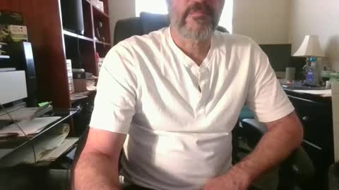 Snapshot of davethebooky chatting on 04/03/26, 08:07 Dave online show from 04/03/26, 08:07