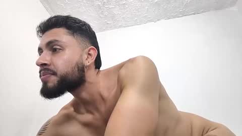 Snapshot of davgostoso chatting on 11/21/25, 05:39 Dave y Salvatore online show from 11/21/25, 05:39