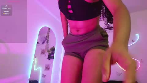 Snapshot of daviana_hill_ chatting on 04/05/26, 01:19 Davi online show from 04/05/26, 01:19