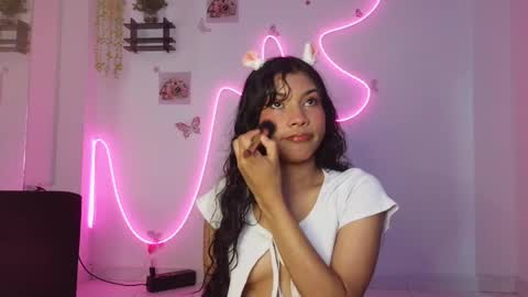 Snapshot of daviana_hill_ chatting on 04/29/26, 12:20 Davi online show from 04/29/26, 12:20