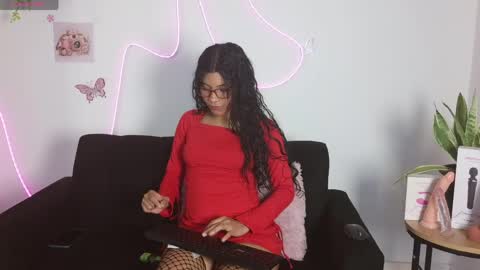 Snapshot of daviana_hill_ chatting on 05/06/26, 03:13 Davi online show from 05/06/26, 03:13