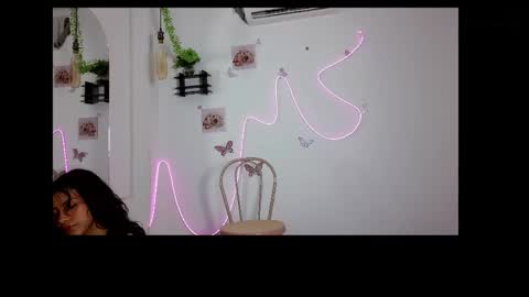 Snapshot of daviana_hill_ chatting on 05/18/26, 02:51 Davi online show from 05/18/26, 02:51