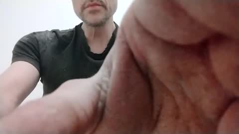 Snapshot of david1982yesyes chatting on 04/02/26, 02:09 david1982yesyes online show from 04/02/26, 02:09