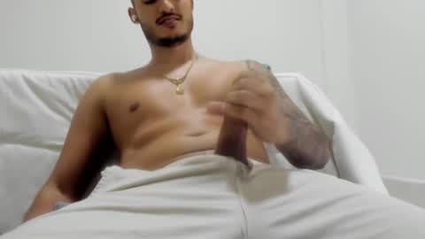 Snapshot of david__ox chatting on 12/13/24, 11:28 david__ox online show from 12/13/24, 11:28