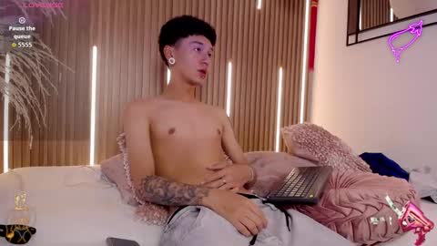 Snapshot of david_banks_ chatting on 03/09/26, 12:09 David online show from 03/09/26, 12:09