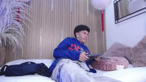 Snapshot of david_banks_ chatting on 03/21/26, 12:21 David online show from 03/21/26, 12:21