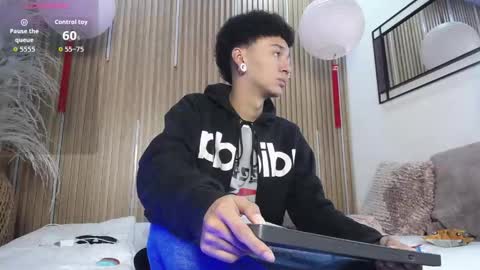 Snapshot of david_banks_ chatting on 03/24/26, 12:21 David online show from 03/24/26, 12:21