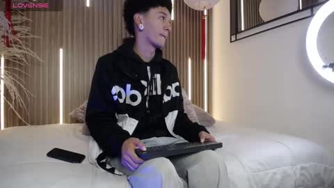 Snapshot of david_banks_ chatting on 03/29/26, 11:54 David online show from 03/29/26, 11:54