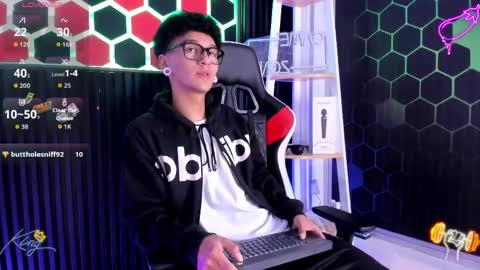 Snapshot of david_banks_ chatting on 04/10/26, 02:00 David online show from 04/10/26, 02:00