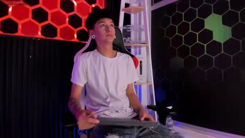 David online show from 04/17/26, 01:25