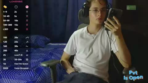 Snapshot of david_colombian chatting on 07/05/26, 01:56 ProgrammerBoy online show from 07/05/26, 01:56