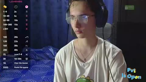 Snapshot of david_colombian chatting on 07/06/26, 02:08 ProgrammerBoy online show from 07/06/26, 02:08